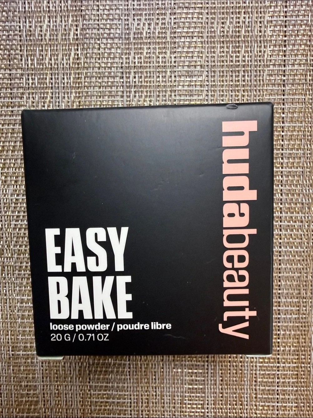 Huda Beauty Easy Bake Loose Powder
